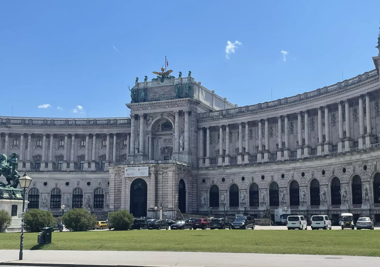 Foto auf 5min.at zeigt die Nationalbibliothek in Wien