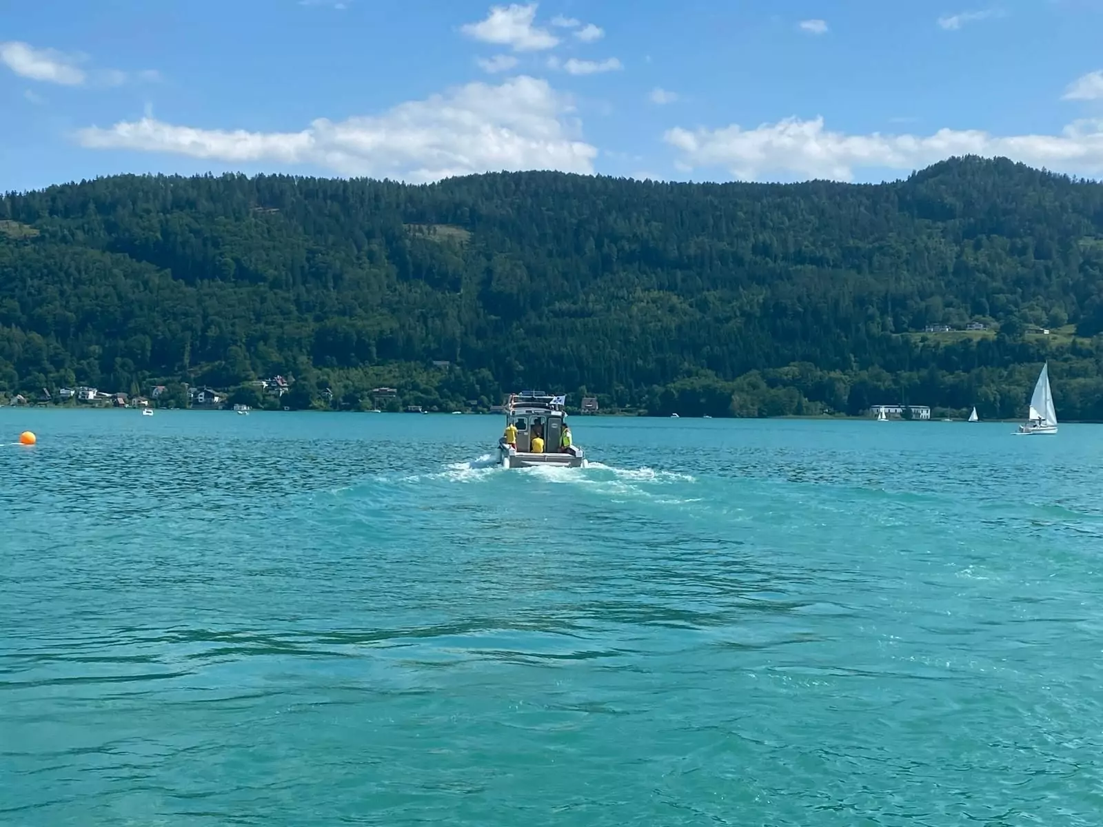 Bild auf 5min.at zeigt die Wasserrettung im Wörthersee.