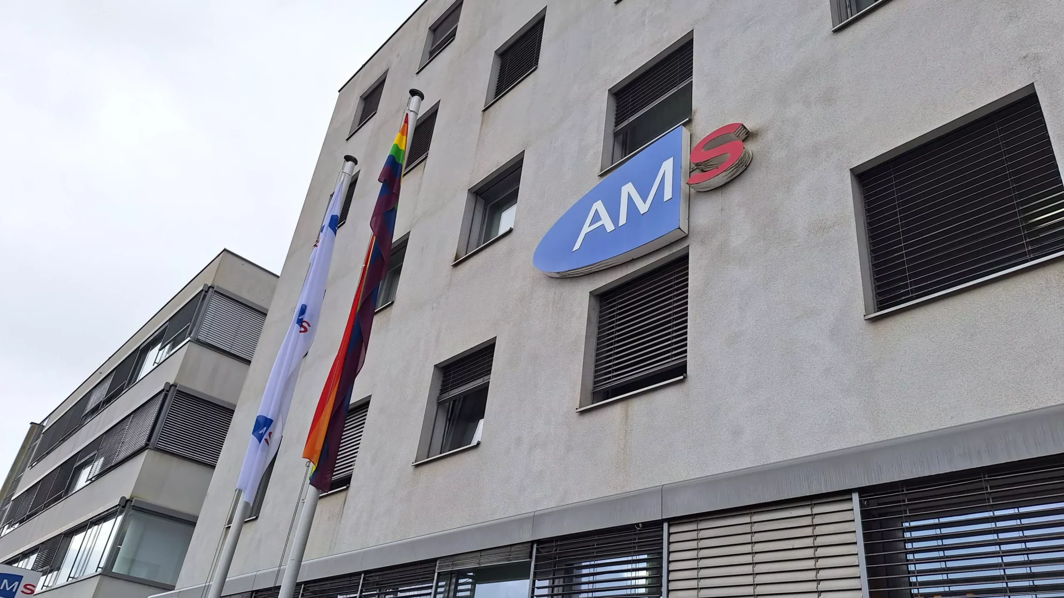 Foto in Beitrag von 5min.at: Zu sehen ist das AMS-Gebäude in Villach.