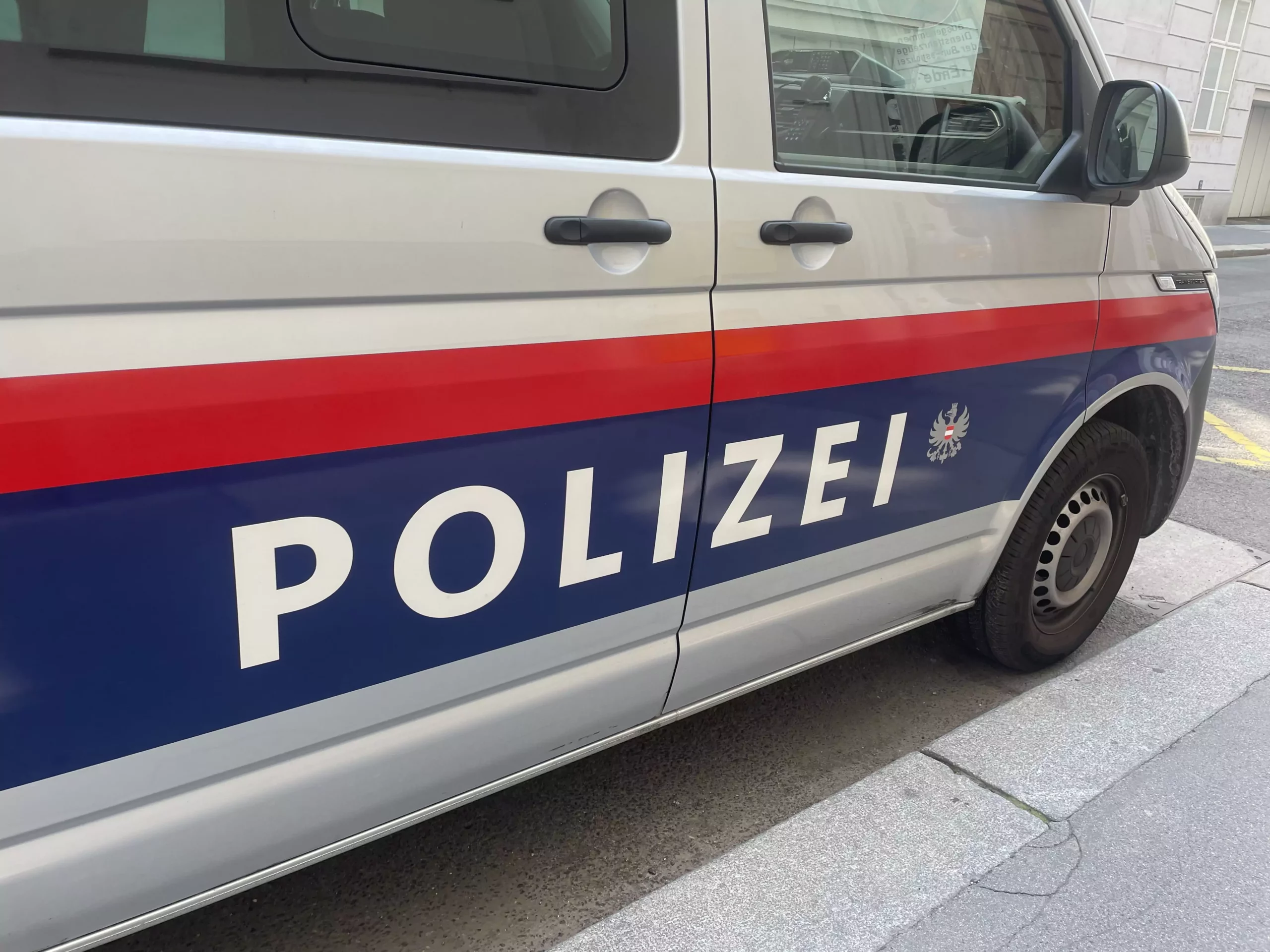 Foto auf 5min.at zeigt ein Polizeiauto.