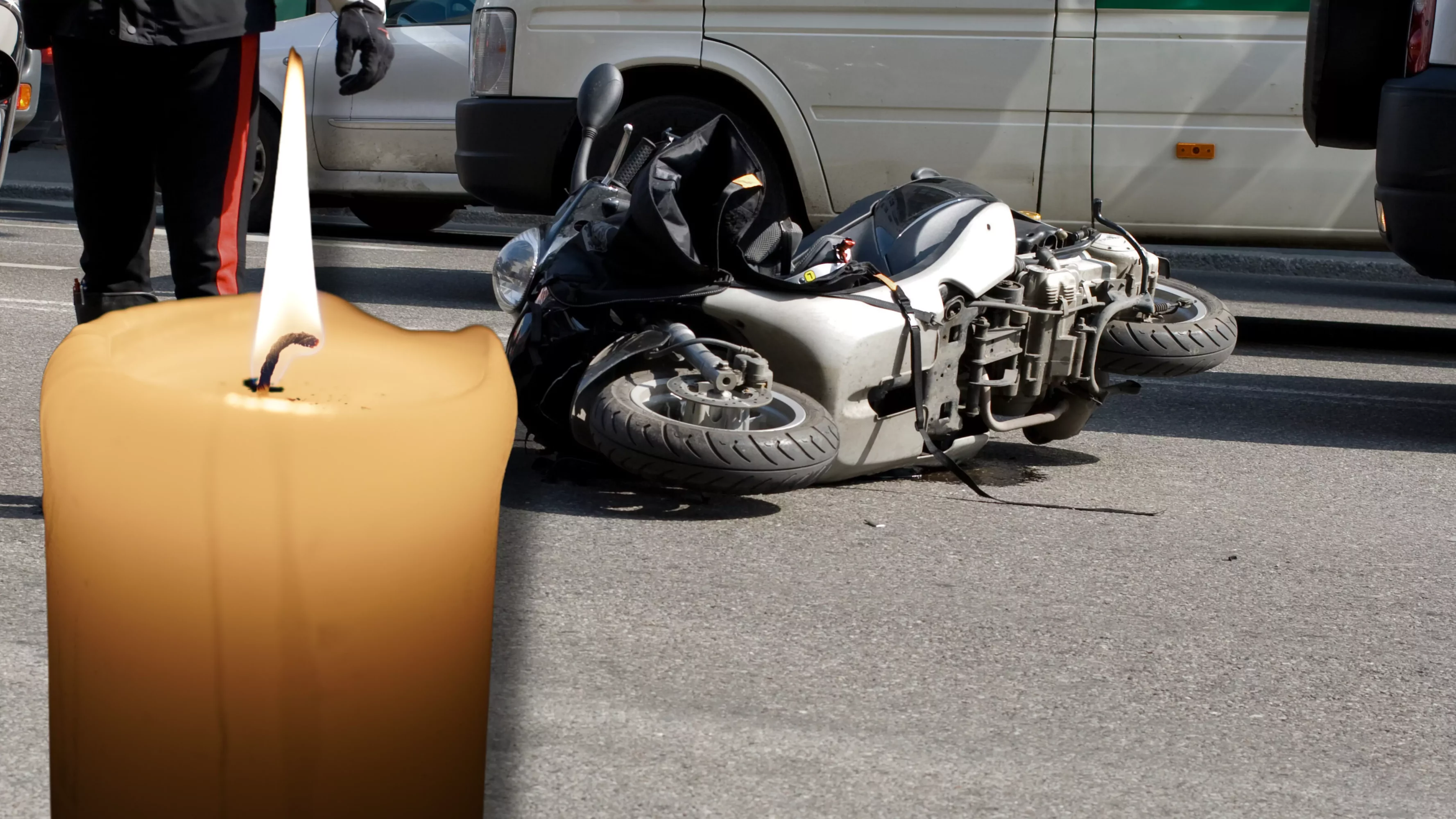 Das Bild auf 5min.at zeigt ein Motorrad und eine Kerze.