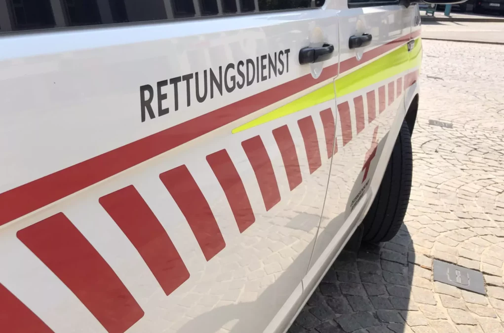 Ein Bild auf 5min.at zeigt ein Rettungsauto.