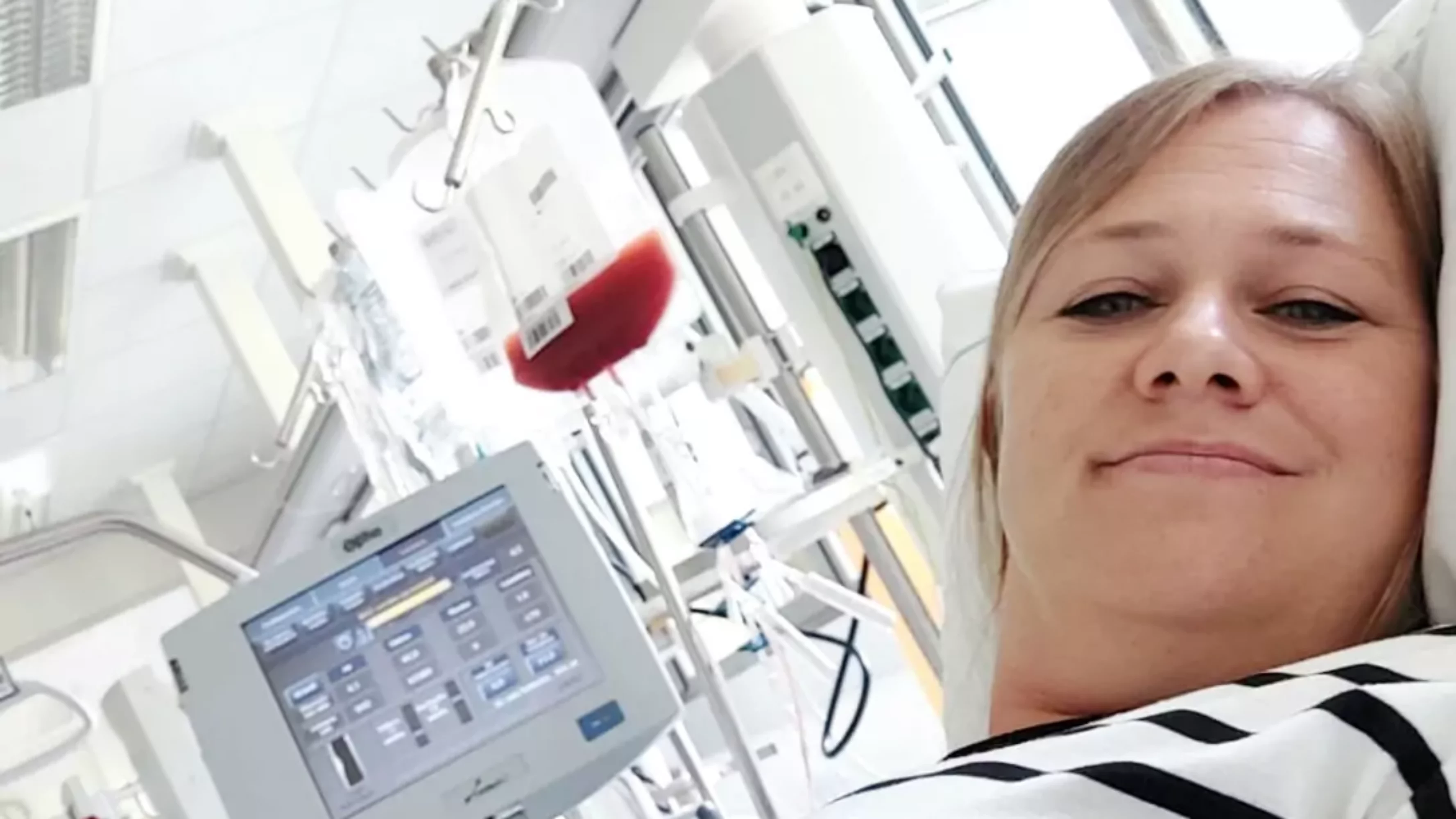 Foto auf 5min.at zeigt eine fRau in die Kamera lächeln