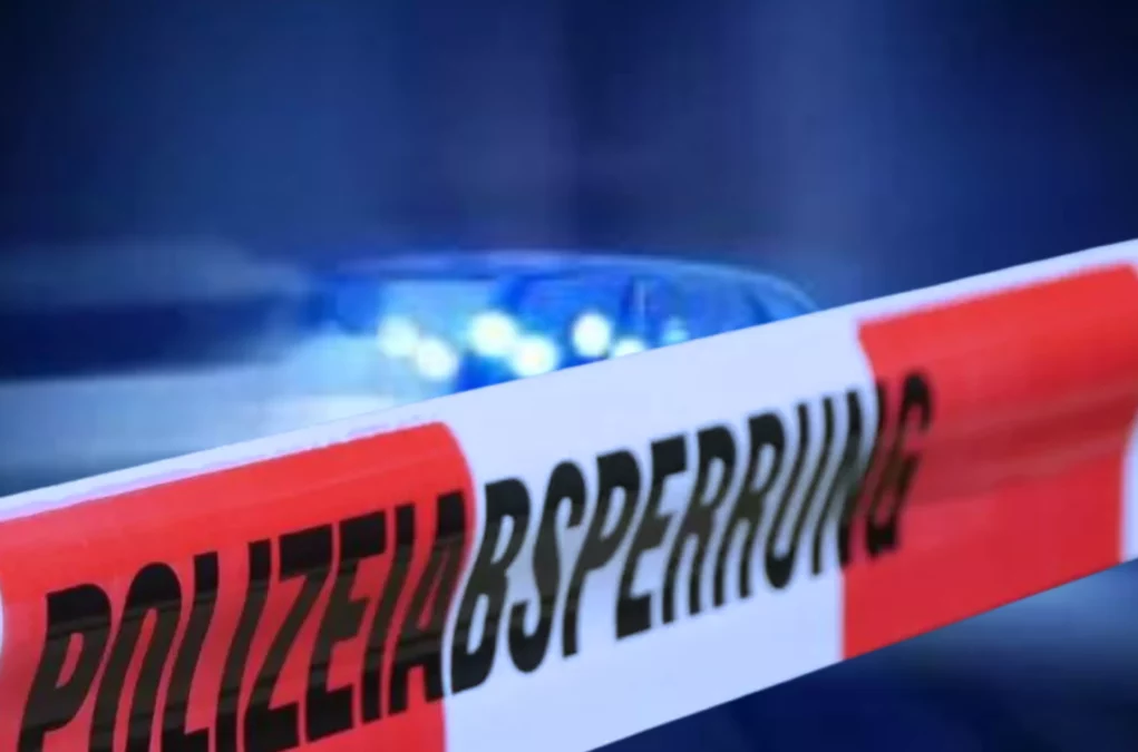 Das Bild auf 5min.at zeigt eine Absperrung bei Nacht.