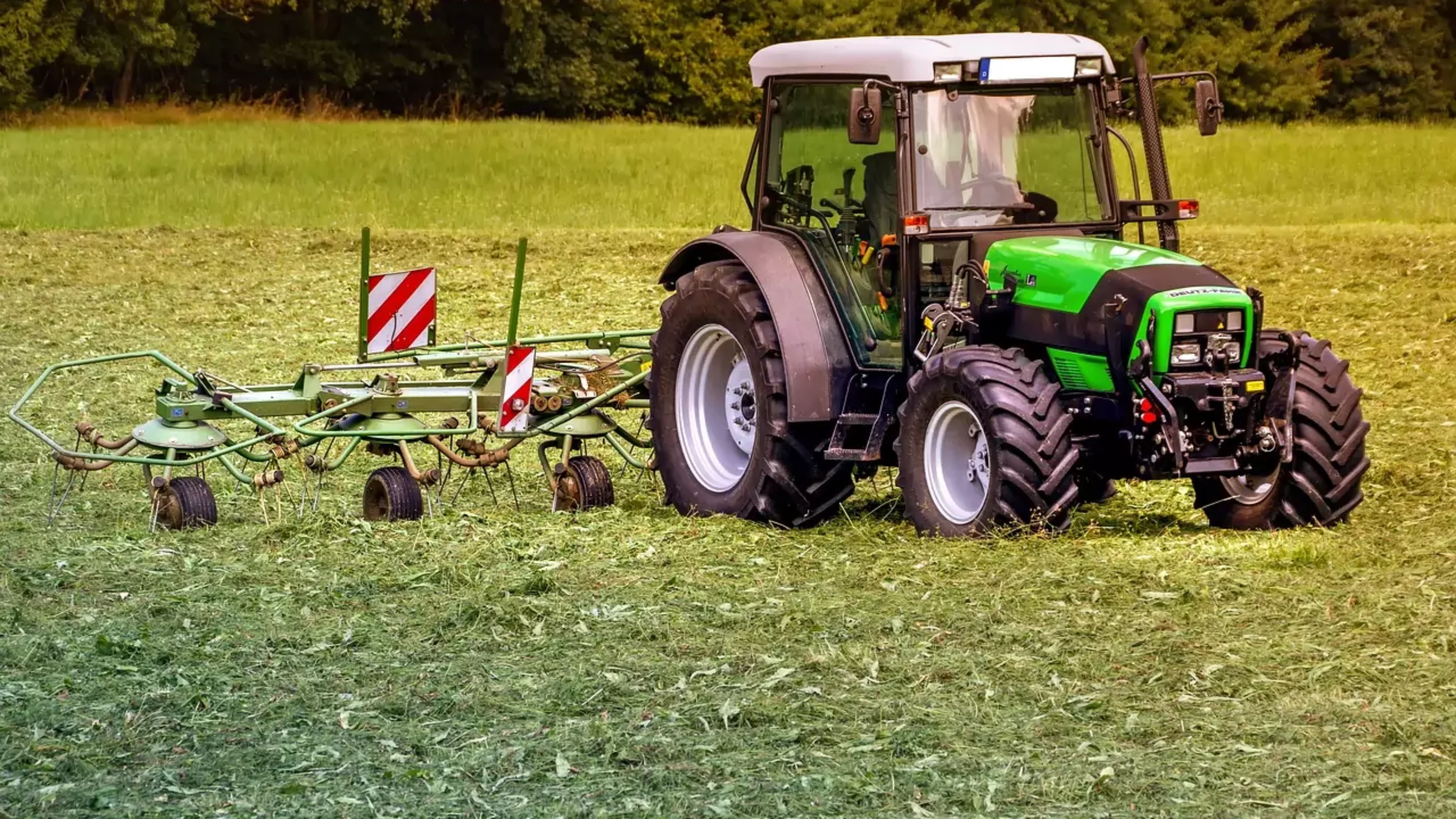 Symbolfoto auf 5min.at zeigt einen Traktor.