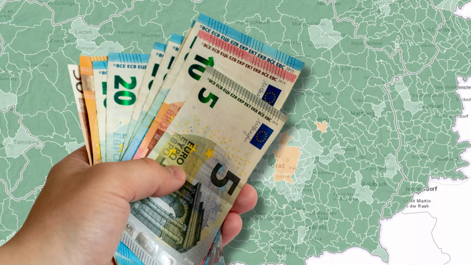 Eine Bildmontage auf 5min.at zeigt die Klimabonus-Karte für die Steiermark sowie Euroscheine.