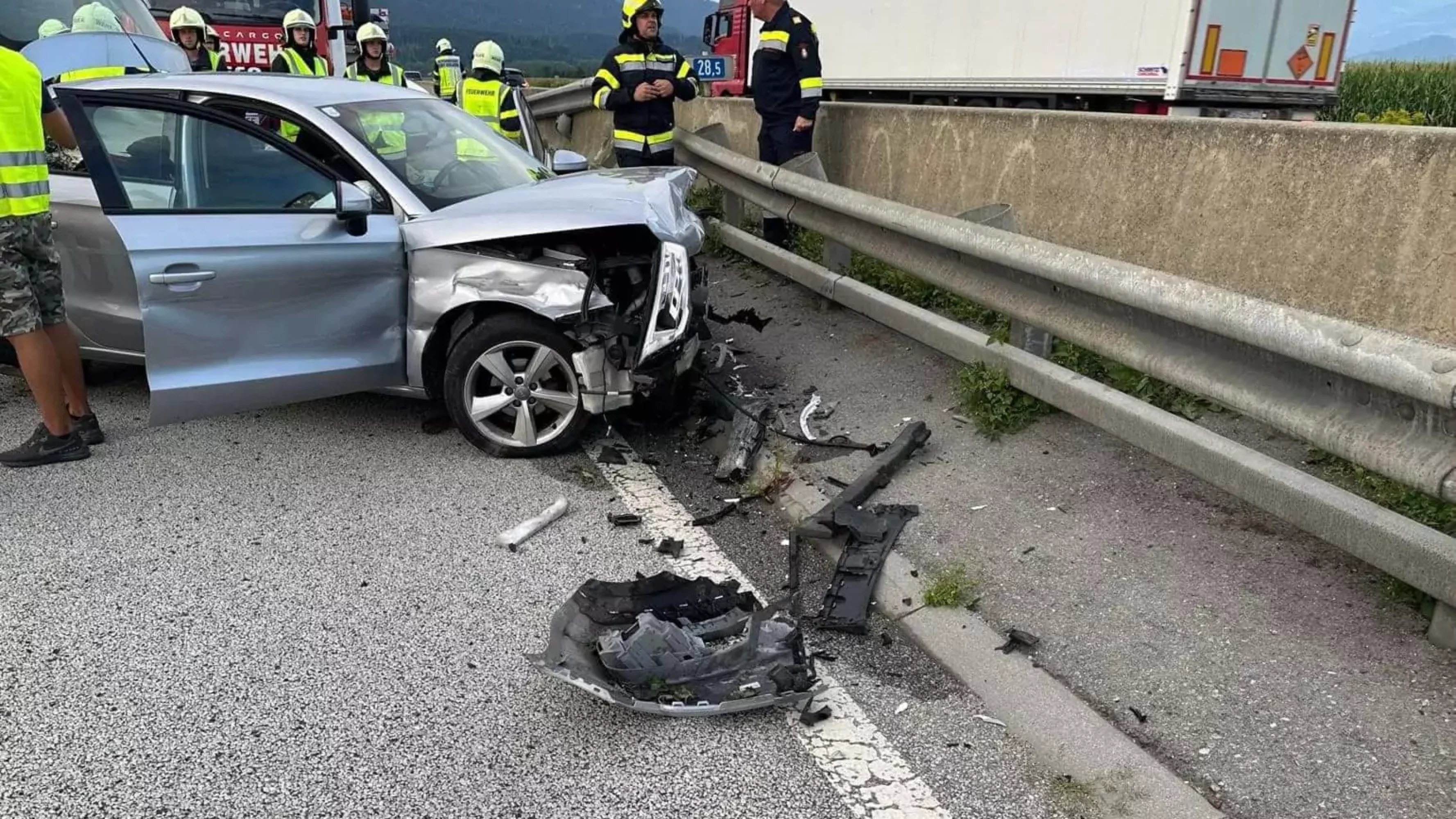 Foto auf 5min.at zeigt einen Autounfall auf der S36