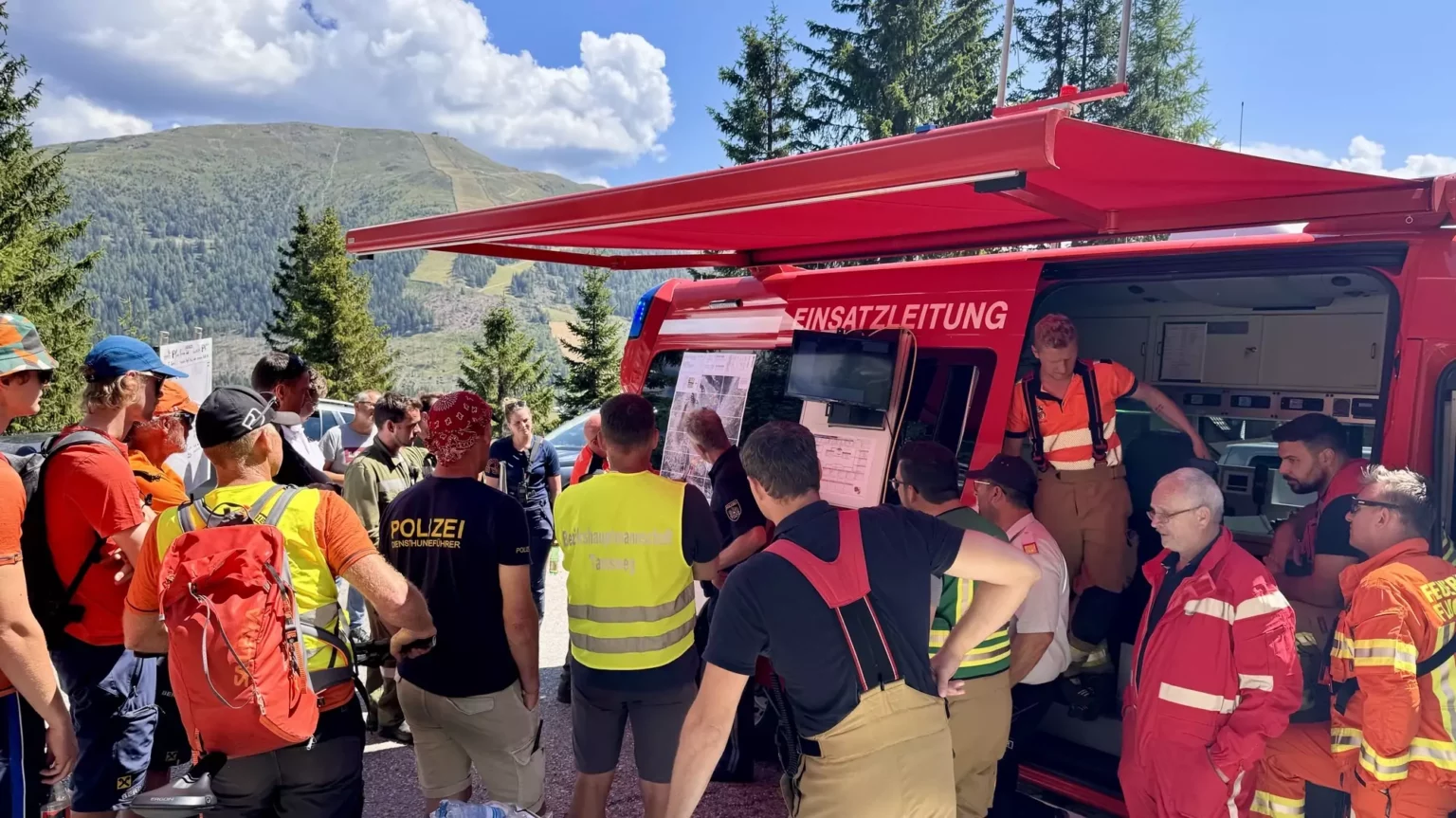 Ein Bil auf 5min.at zeigt die Suchaktion am Katschberg.