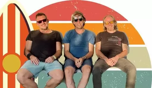 Das Bild auf 5min.at zeigt die Band Surfer Moser.