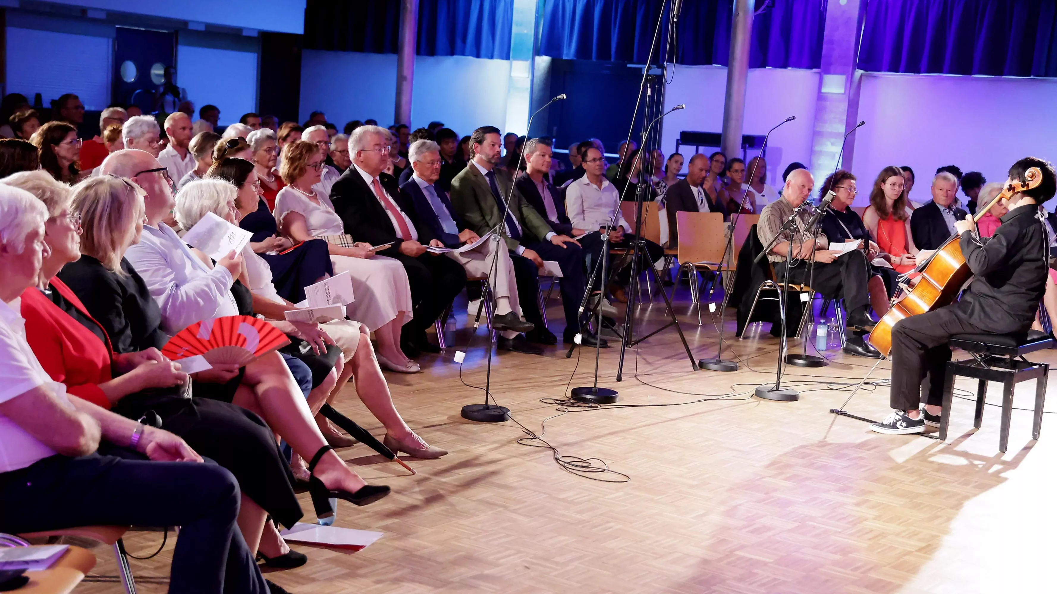 Ein Bild auf 5min.at zeigt Gäste beim Abschlusskonzert der Althofener Meisterklassen.