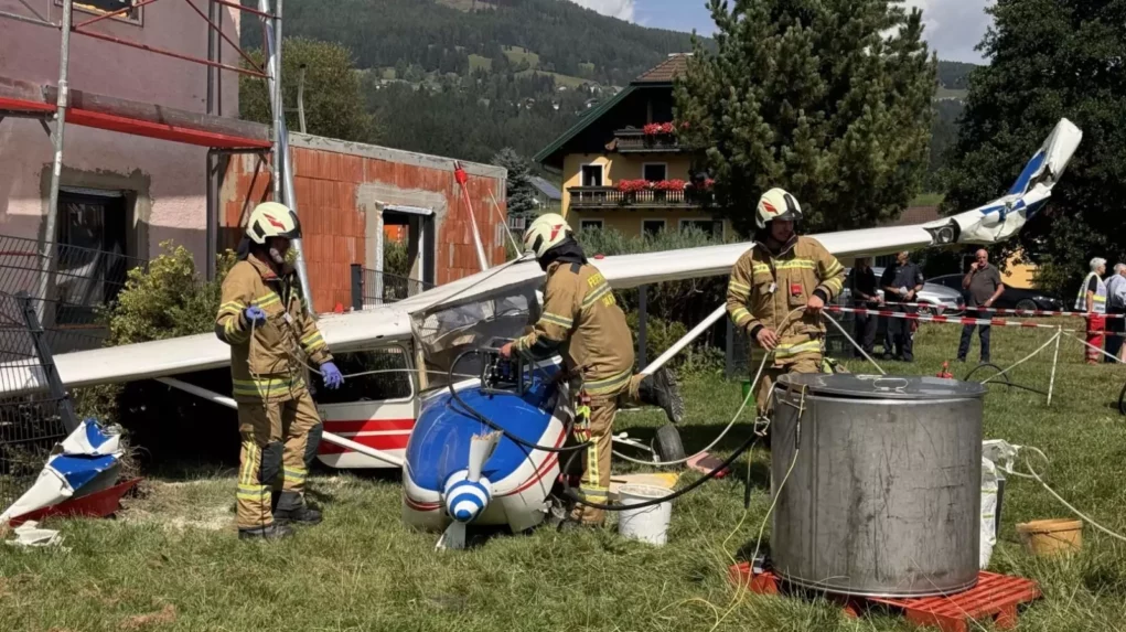 Zu einem Absturz eines Leichtflugzeuges wurden heute die FF Mauterndorf und die FF St.Michael nach Steindorf-Moos alarmiert.