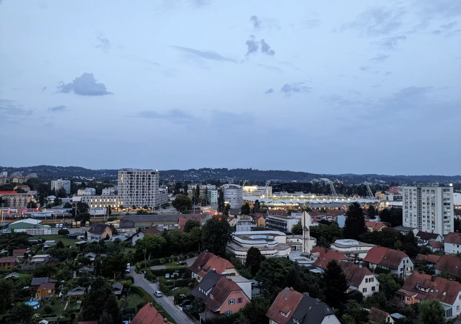Foto auf 5min.at zeigt Regenwolken über Graz