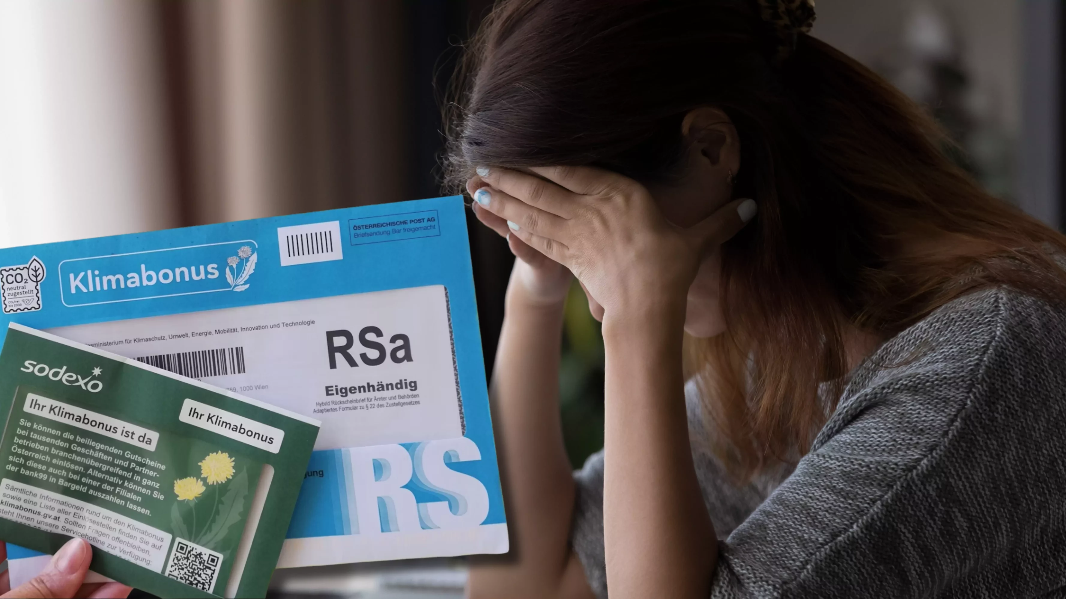 Foto in Beitrag von 5min.at: Zu sehen ist eine verzweifelte Frau, die statt Geld aufs Konto jetzt den Bonus-Brief bekommt.