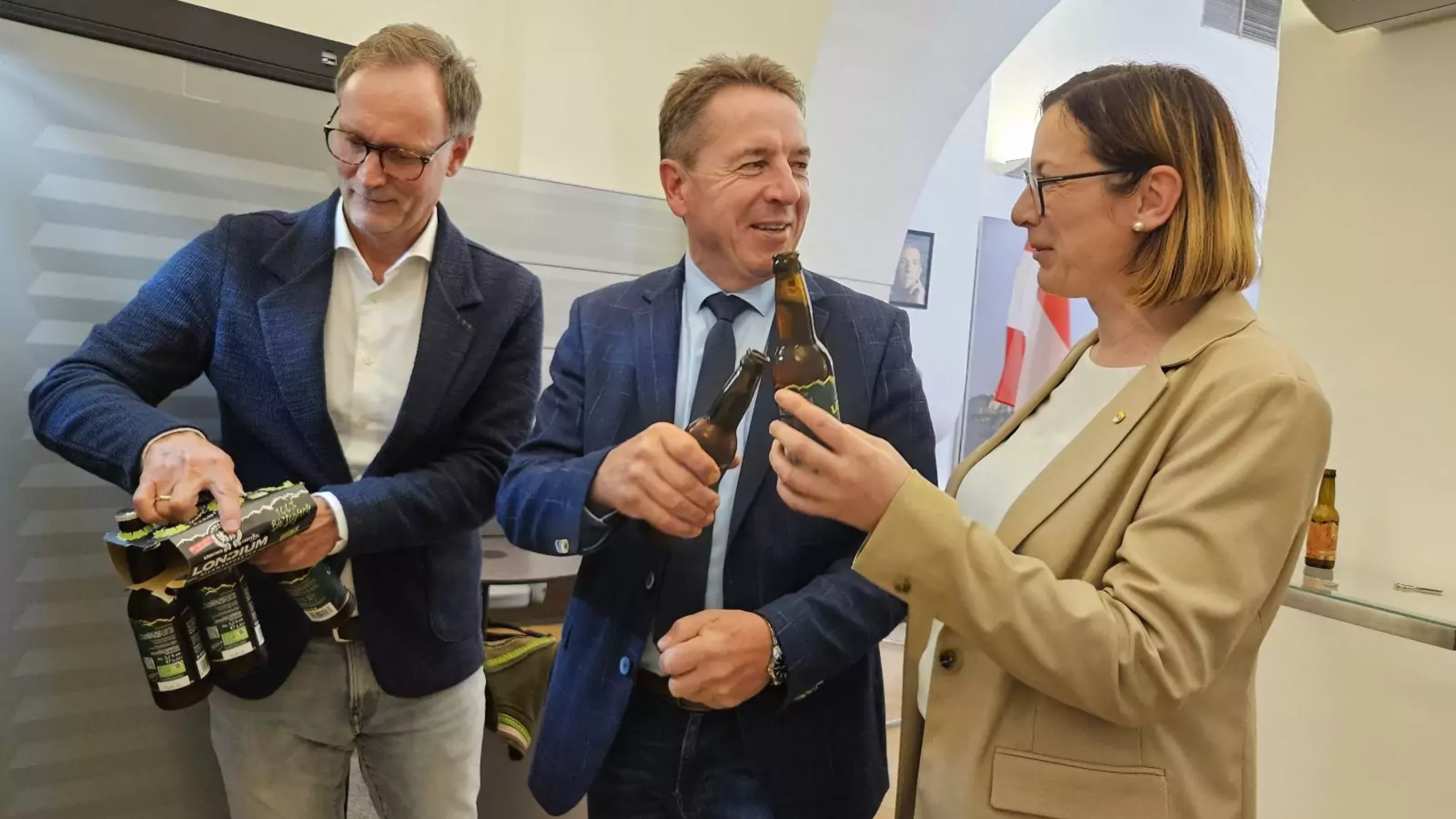 Foto auf 5min.at zeigt Fpö Landeschef Kärnten Erwin Angerer und Barbara Plunger