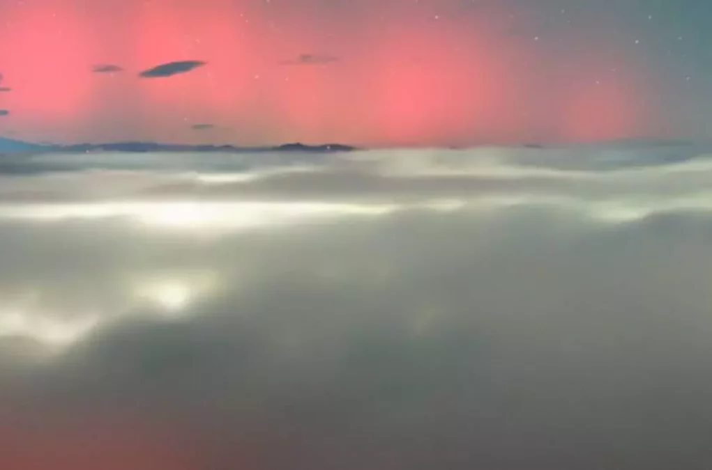 Foto in Beitrag von 5min.at: Zu sehen sind die Polarlichter vom Pyramidenkogel aus.