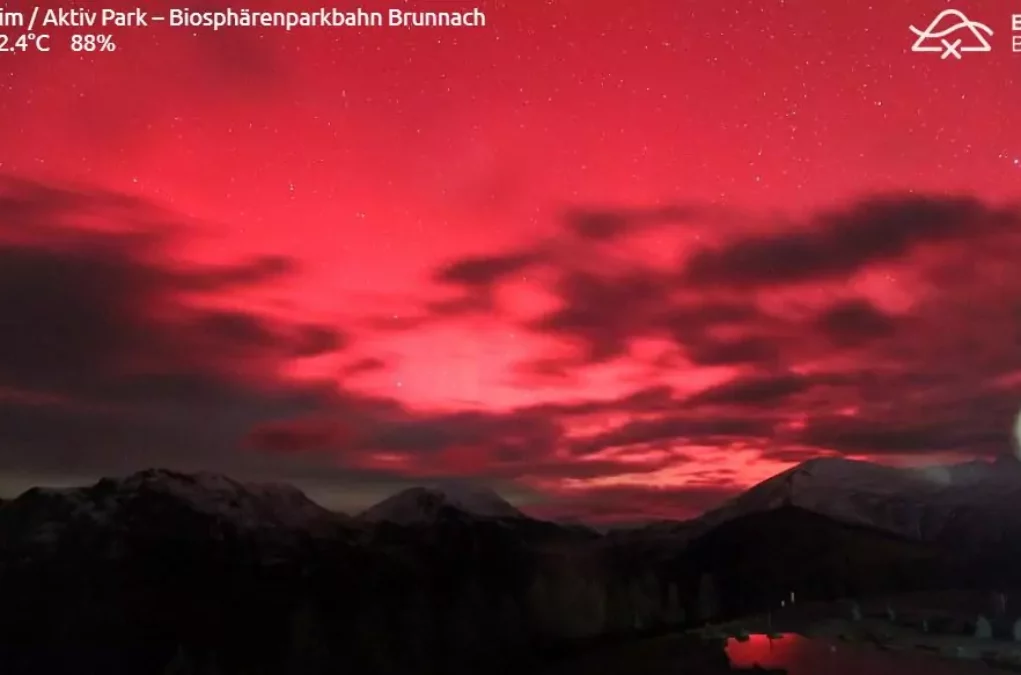 Foto in Beitrag von 5min.at: Zu sehen sind die Polarlichter über Bad Kleinkirchheim um 23 Uhr.