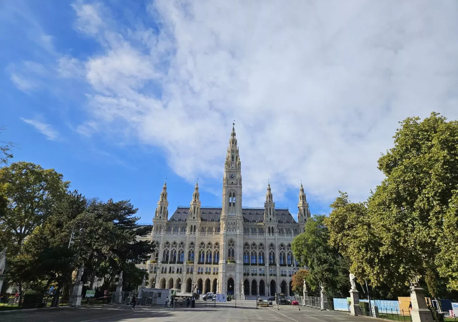 Ein Bild auf 5min.at zeigt das Rathaus in Wien.