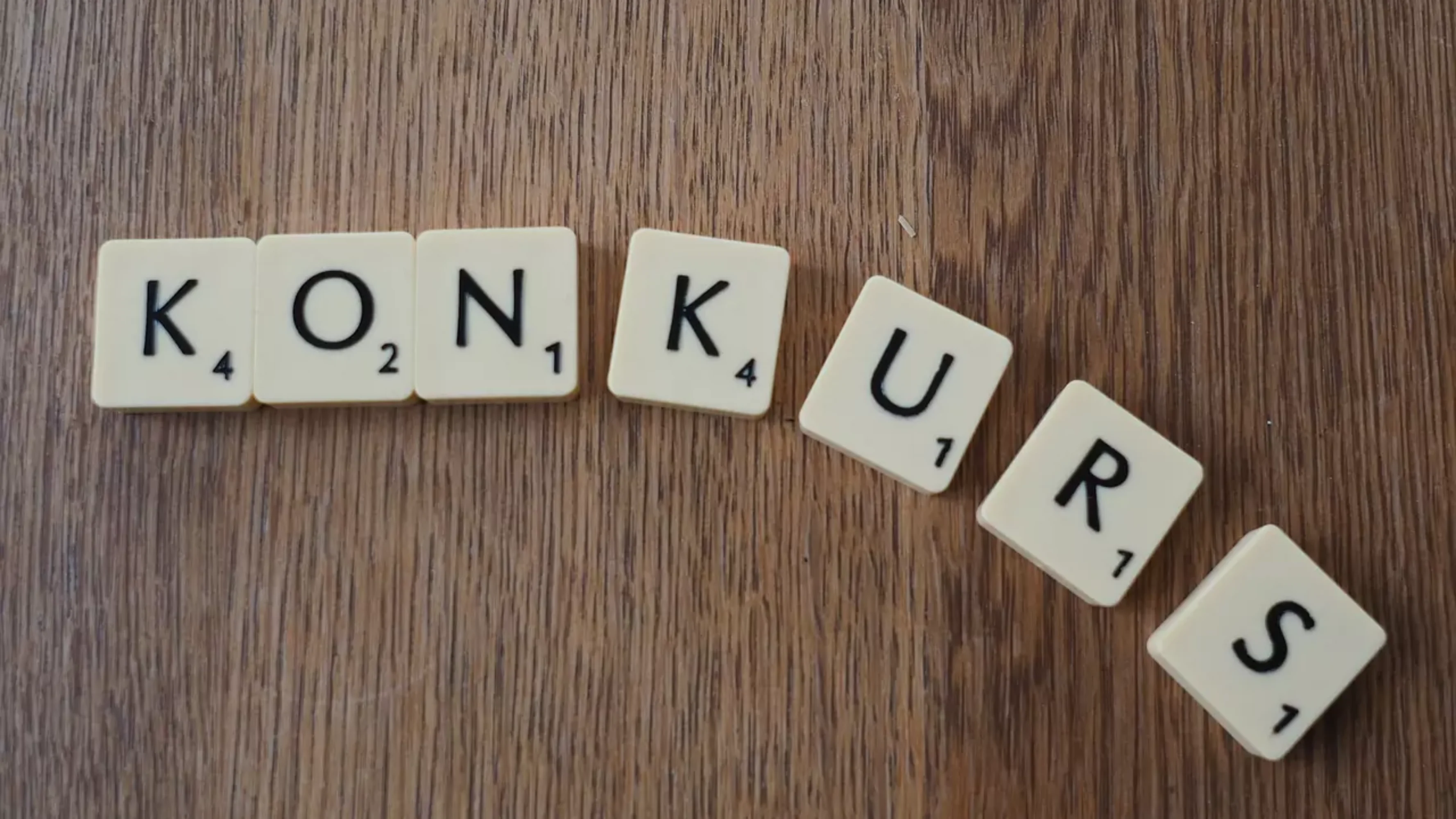 Das Bild auf 5min.at zeigt Buchstaben, die das Wort Konkurs bilden.