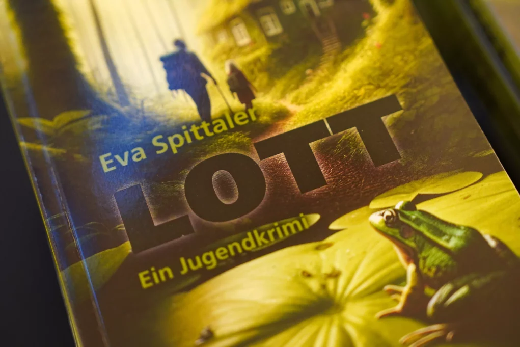 Das Bild auf 5min. zeigt das Buch von Eva Spittaler, der Gewinnerin des Kärntner Jugendbuchpreises 2024.