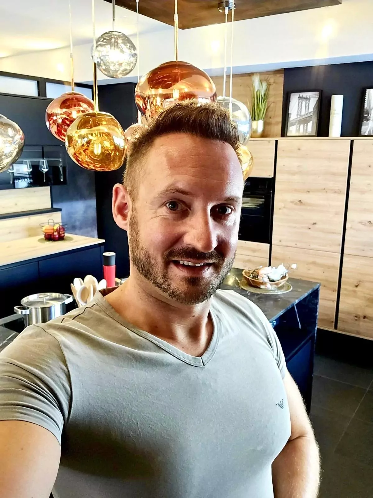 Das Bild auf 5min.at zeigt Rafael Jernej.