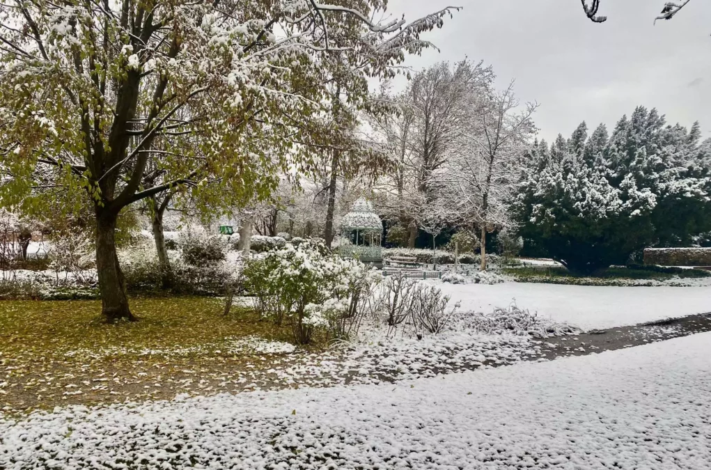 Bild auf 5min.at zeigt Schnee am Grazer Schloßberg.