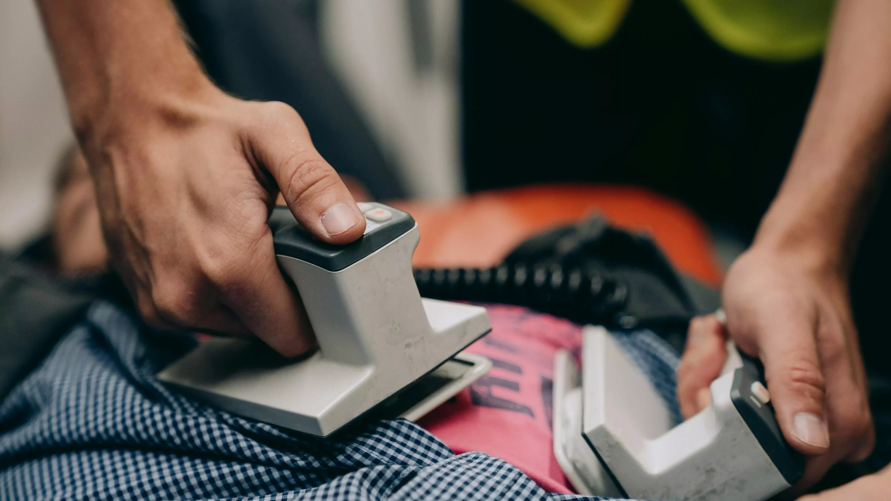 Bild auf 5min.at zeigt eine Reanimation.