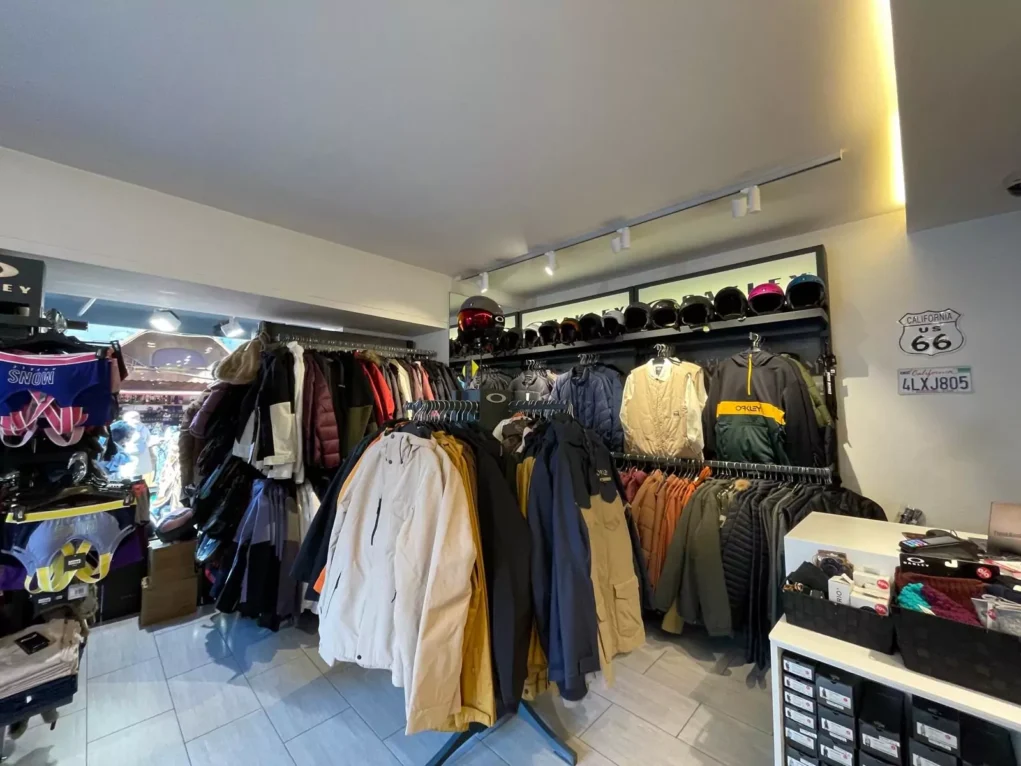 Das Bild auf 5min.at zeigt den Oakley Shop von Plessin in Villach.