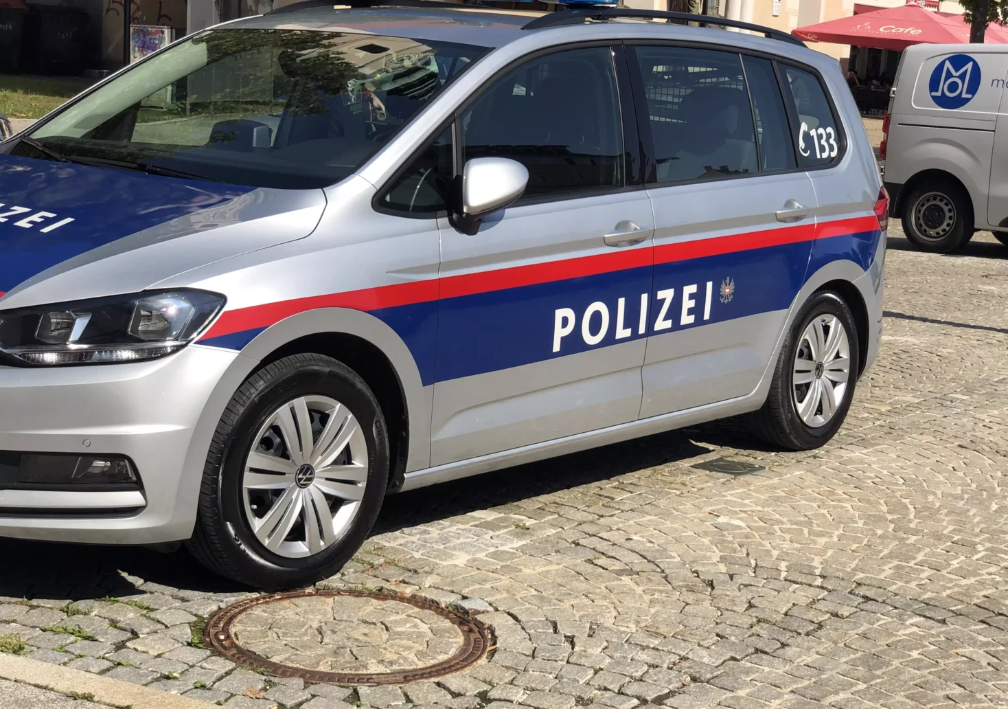 Ein Bild auf 5min.at zeigt ein Polizeiauto.