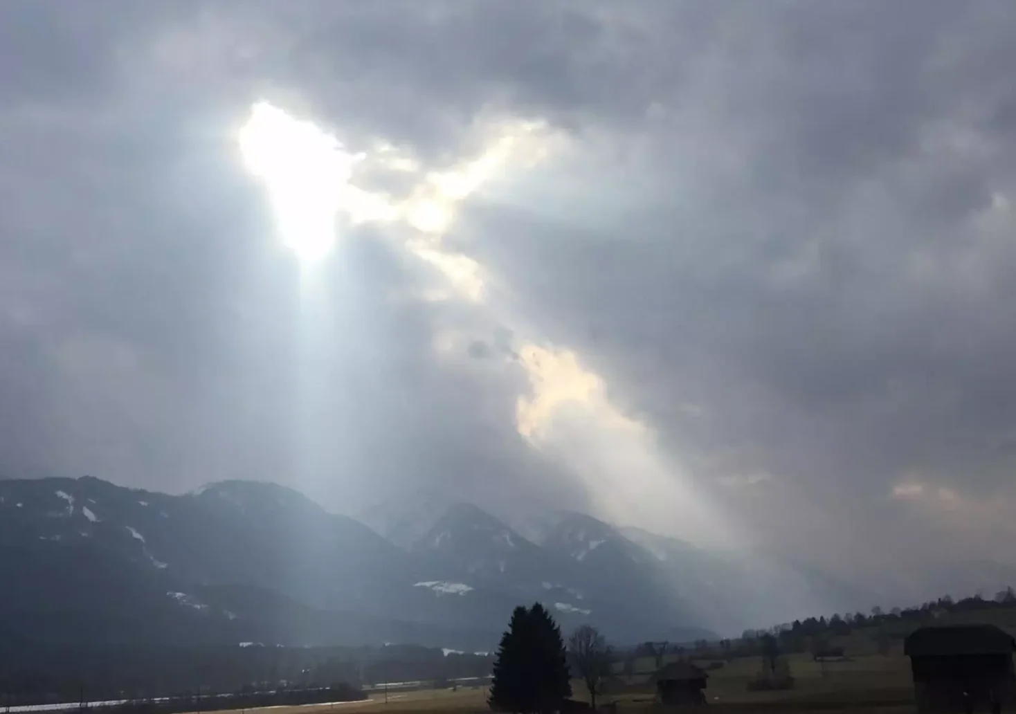 Das Bild auf 5min.at zeigt Wetter in Österreich.