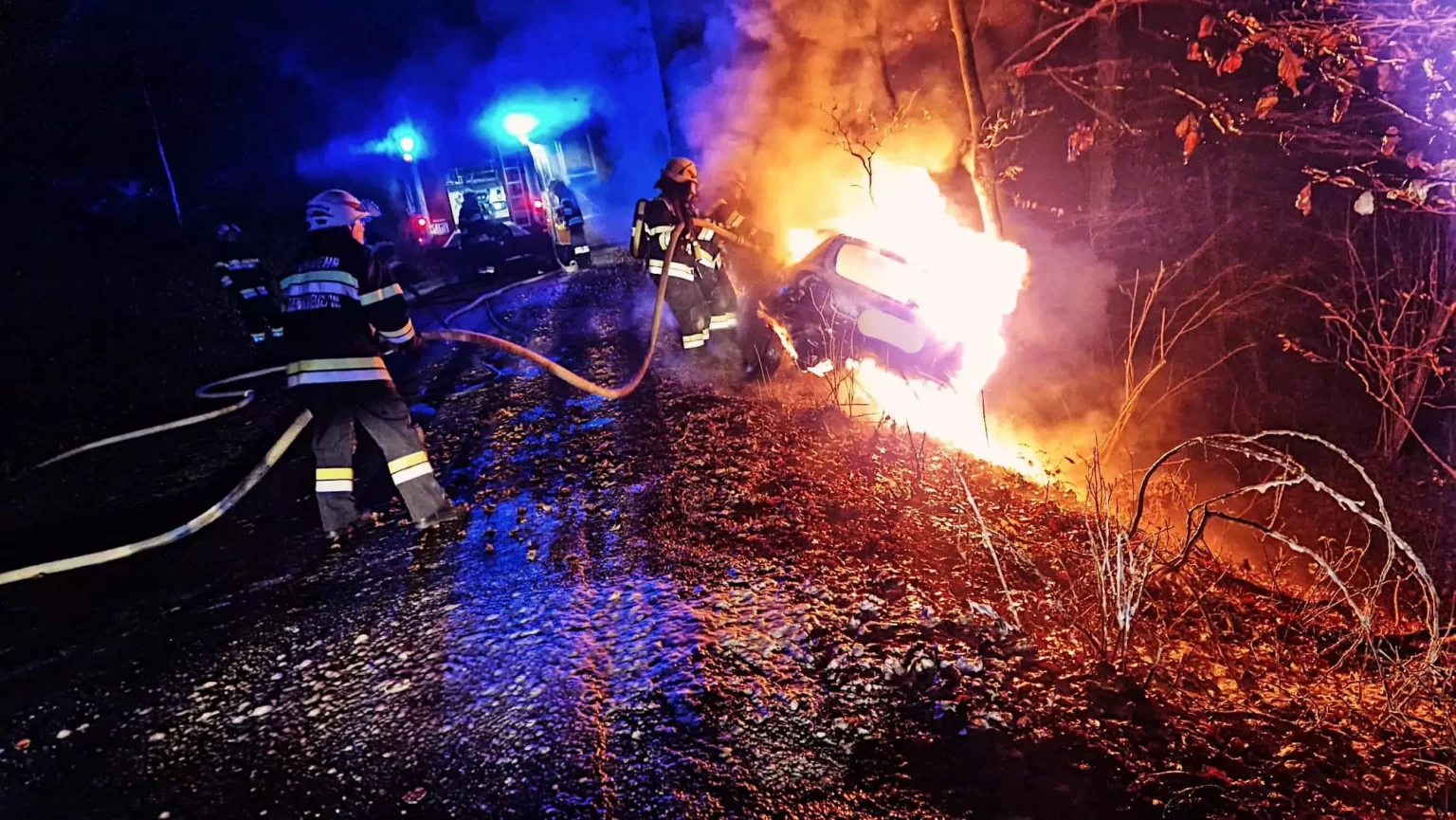 Bild auf 5min.at zeigt einen Autobrand