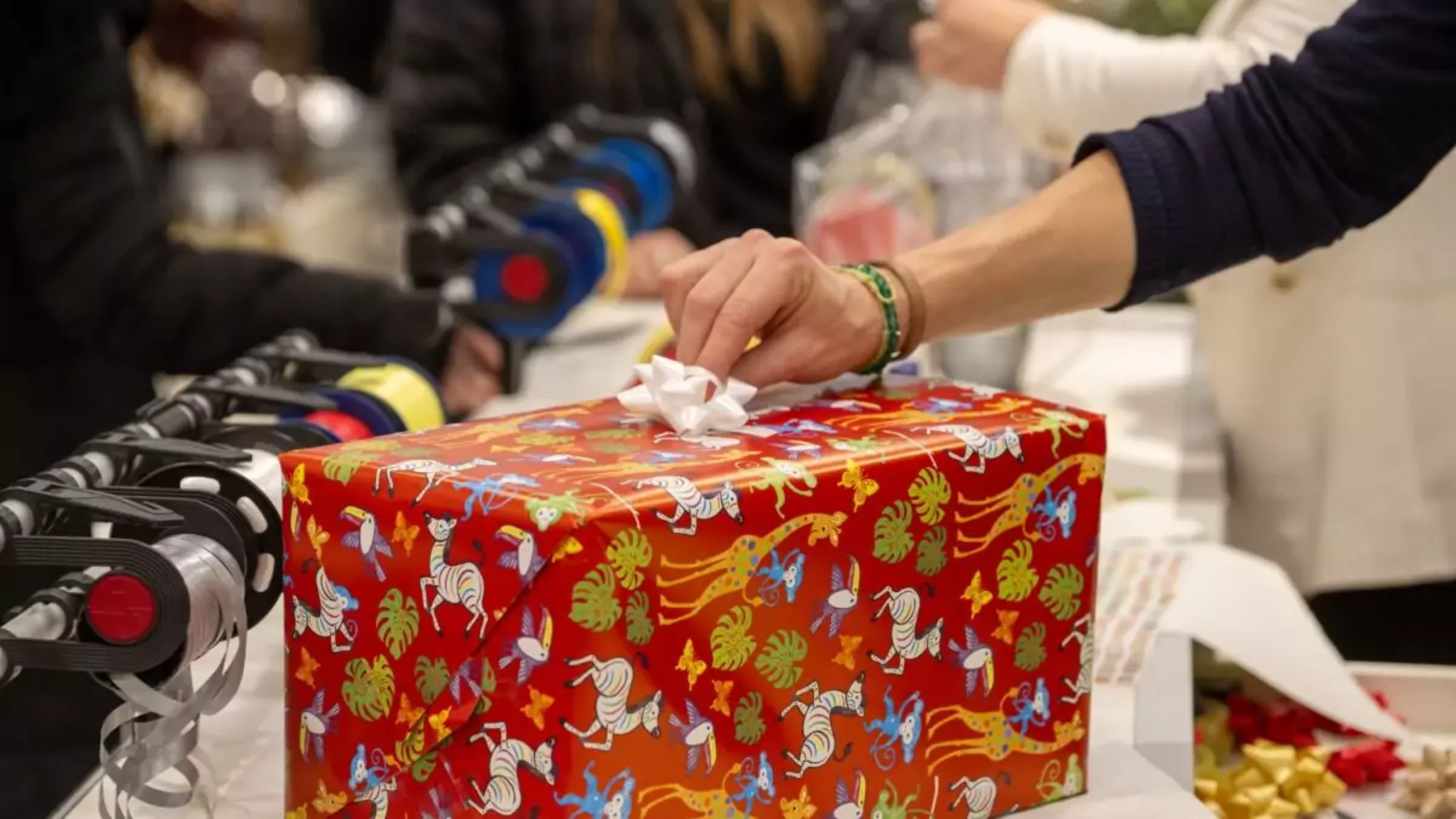 Ein Bild auf 5min.at zeigt ein Geschenk.