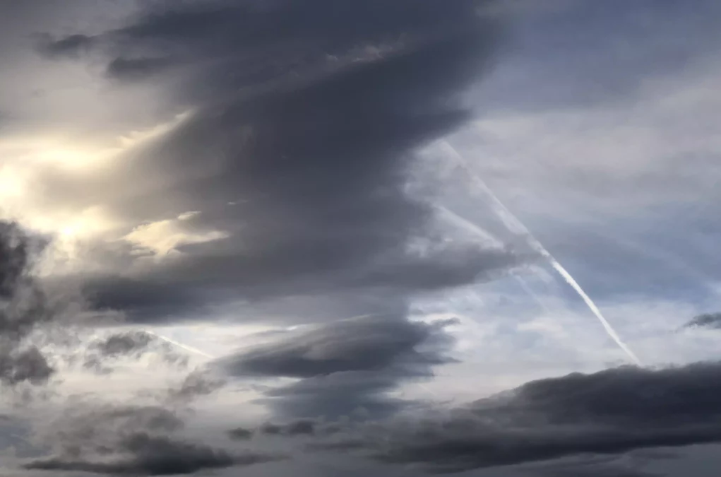 Ein Bild auf 5min.at zeigt Wolken am Himmel.