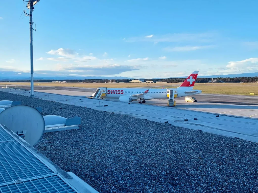 Bild auf 5min.at zeigt die Swiss Air Notlandung beim Flughafen Graz.