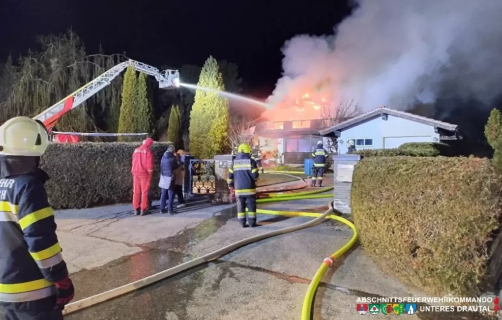 Ein Bild auf 5min.at zeigt den Wohnhausbrand in Feffernitz.