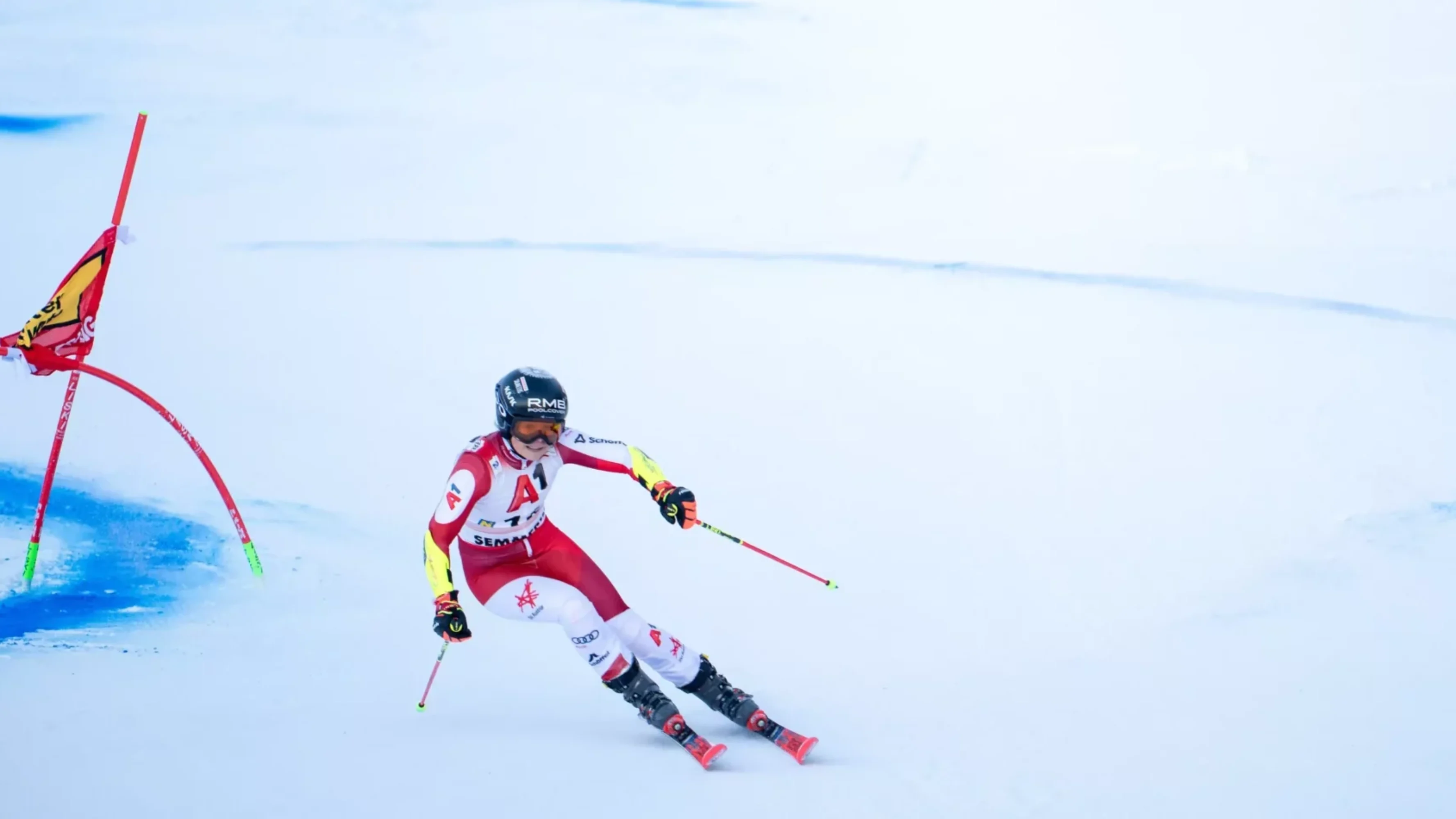 Foto in Beitrag von 5min.at: Zu sehen ist Julia Scheib beim Zieleinlauf beim Riesentorlauf am Semmering.