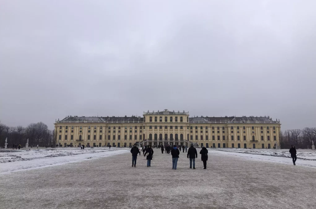 Ein Bild auf 5min.at zeigt Schönbrunn im Winter.