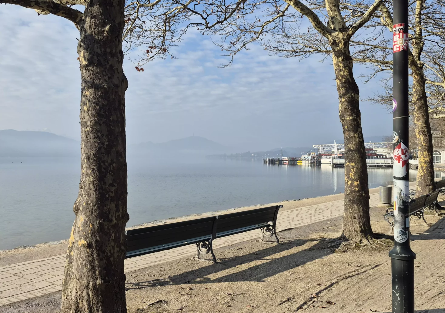 Das Bild auf 5min.at zeigt die Klagenfurter Ostbucht bei Nebel.