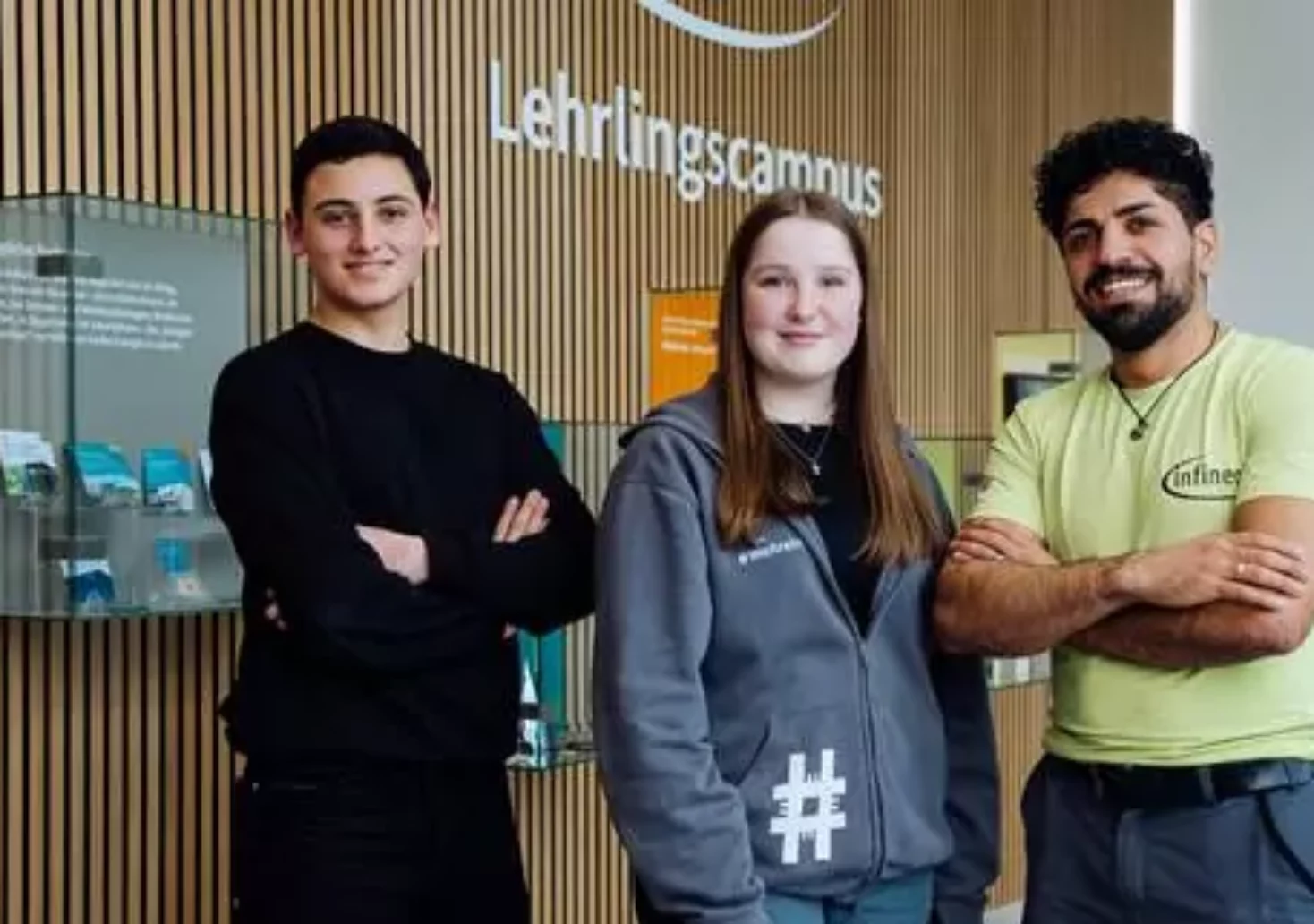 Das Bild auf 5min.at zeigt drei Infineon-Lehrlinge.