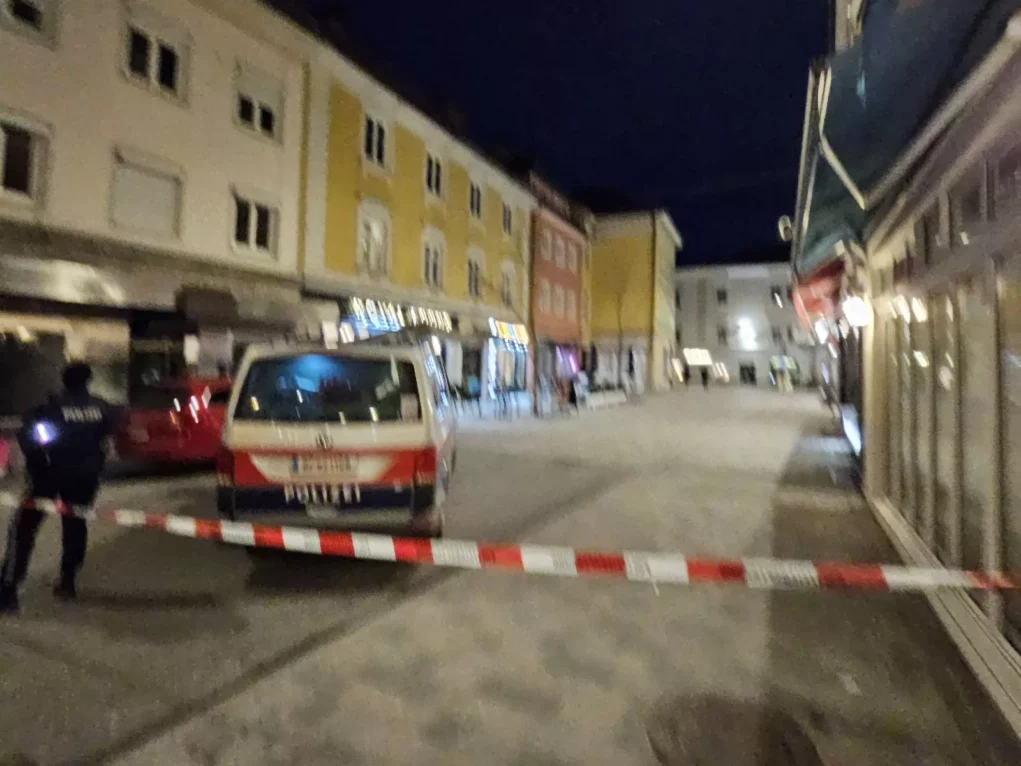 Foto auf 5min.at zeigt einen Polizeieinsatz in Villach
