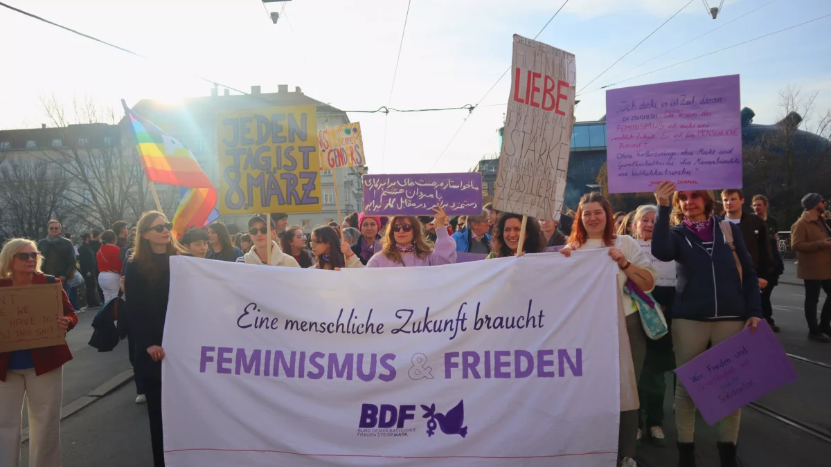 Bild auf 5min.at zeigt eine Demonstration.