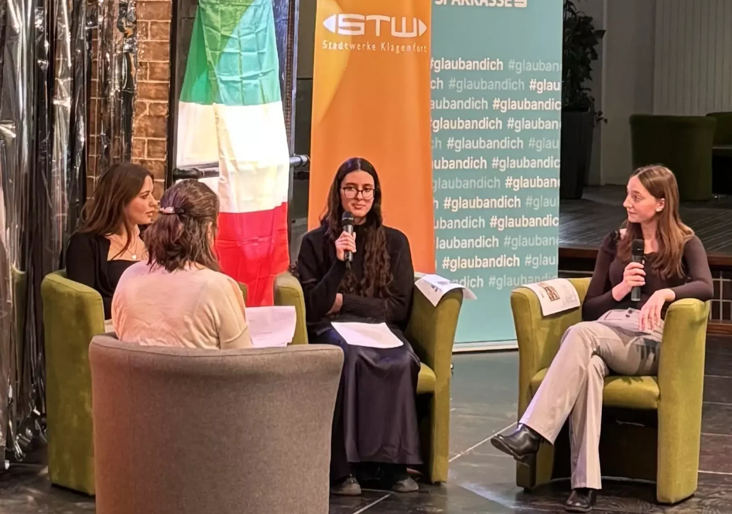 Sprachtalente gl&auml;nzen beim AHS-Fremdsprachenwettbewerb