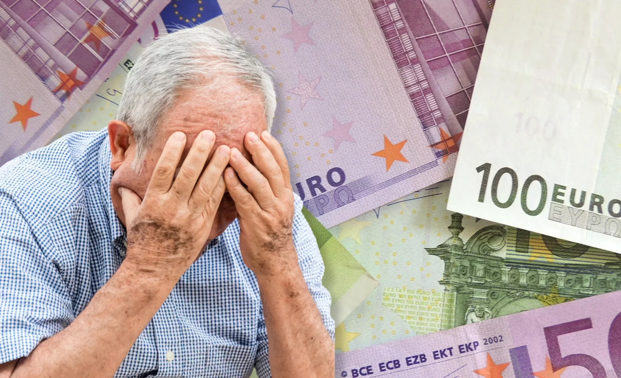 Ein Bild auf 5min.at zeigt Geldscheine und einen verzweifelten Senior.