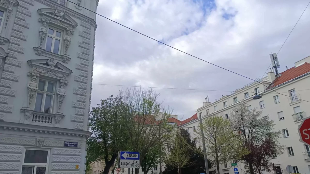 Bild auf 5min.at zeigt Wien bei Wolken