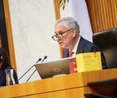 Bild auf 5min.at zeigt eine Sitzung des Nationalrates.