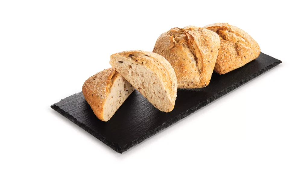 Foto in Beitrag von 5min.at: Zu sehen sind die Dinkelweckerl von Hofer, die billiger werden.