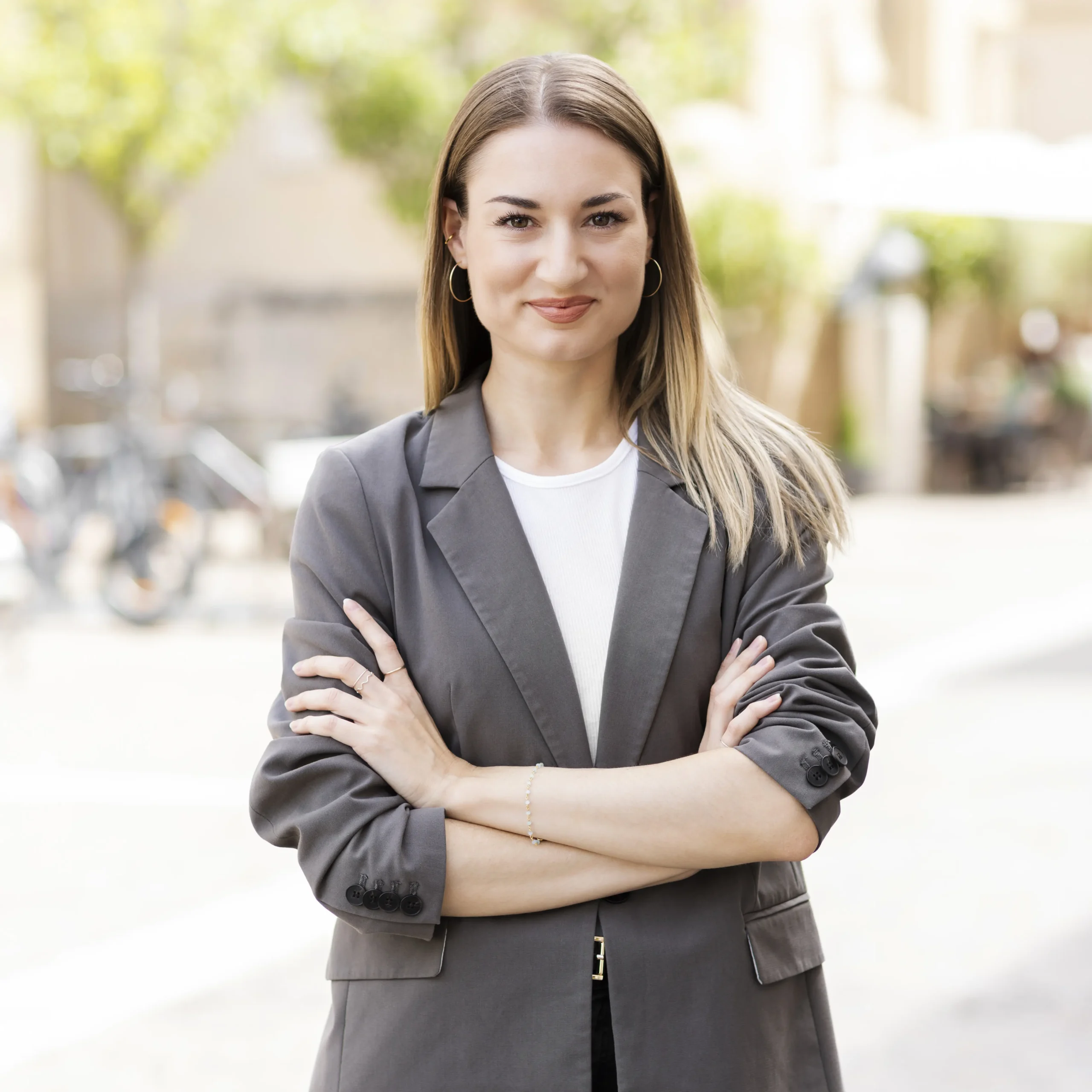 Ein Bild auf 5min.at zeigt die Online-Redakteurin Eva Taumberger.