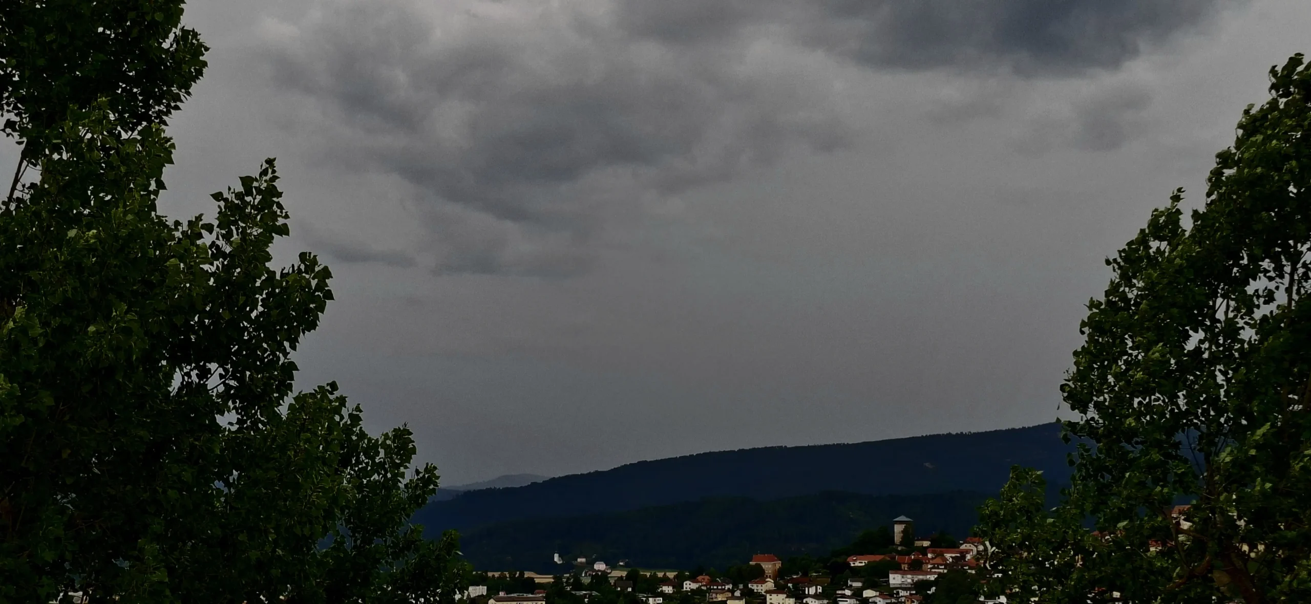 Das Bild auf 5min.at zeigt ein Gewitter, das nach Althofen zieht.