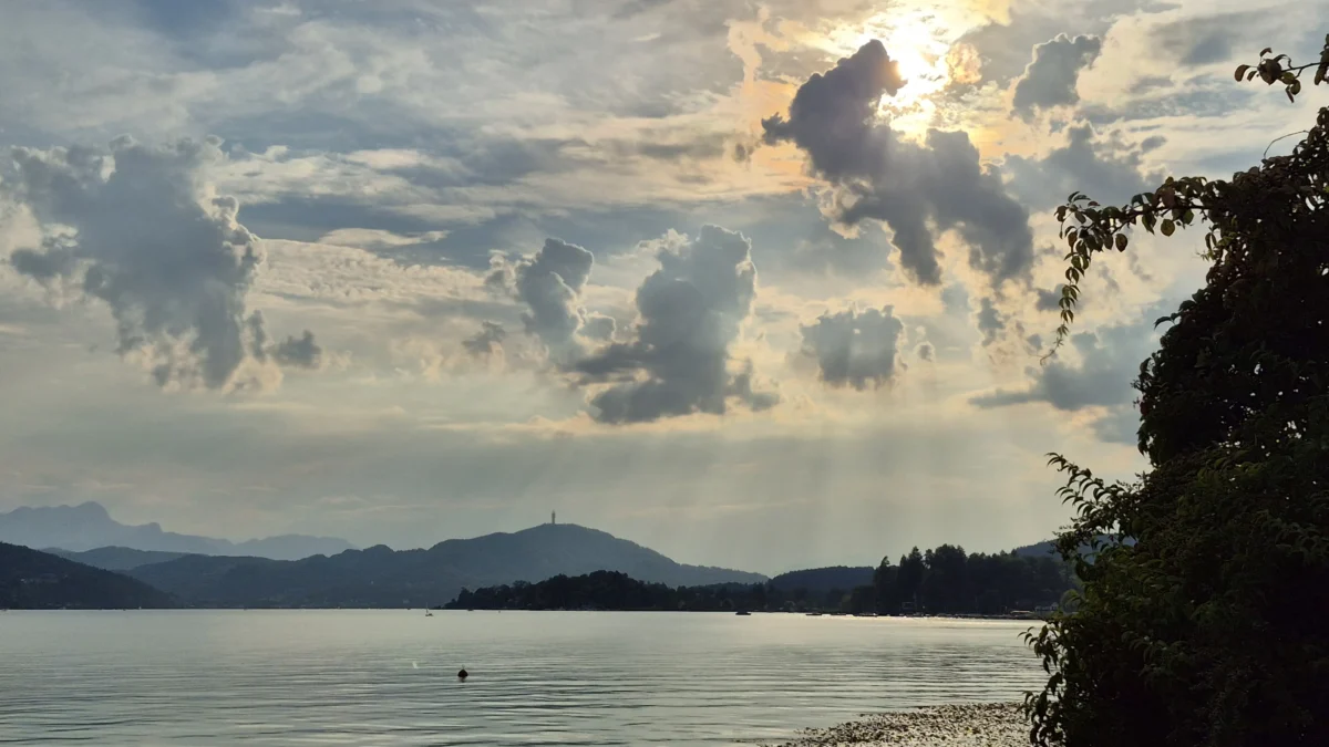 Das Bild auf 5min.at zeigt den Wörthersee nach einem Gewitter.