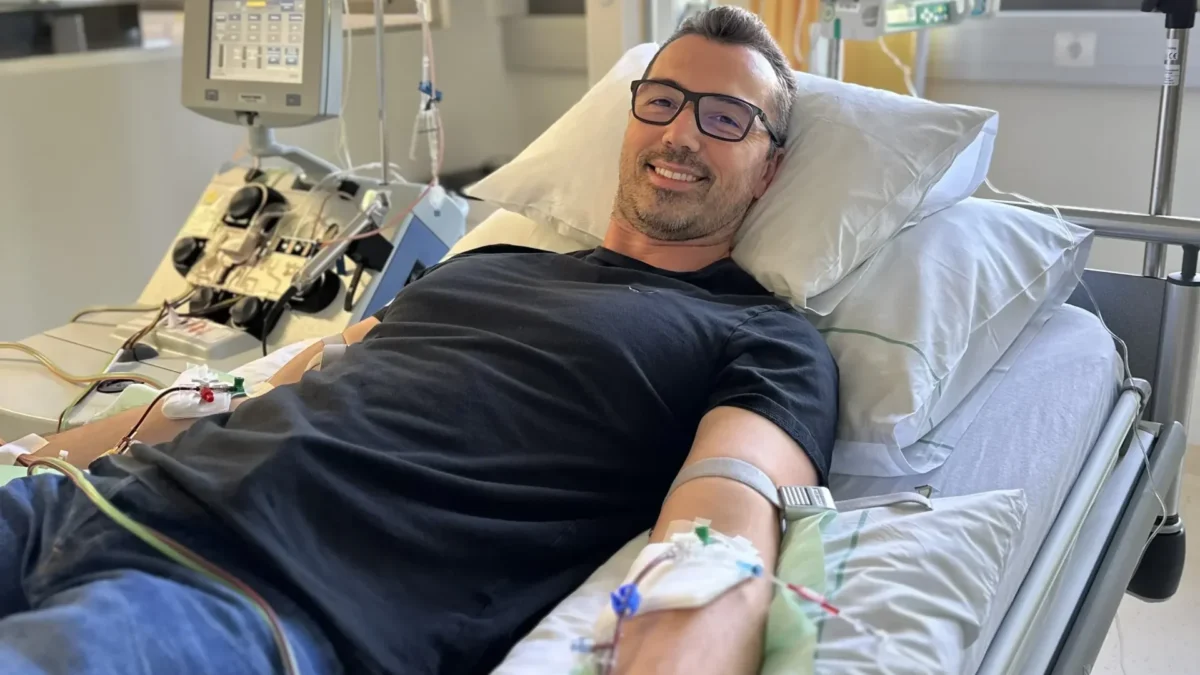 Foto auf 5min.at zeigt David in die Kamera lächeln