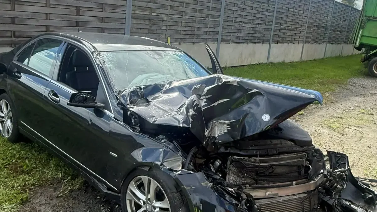 Das Foto auf www.5min.at zeigt einen Verkehrsunfall.